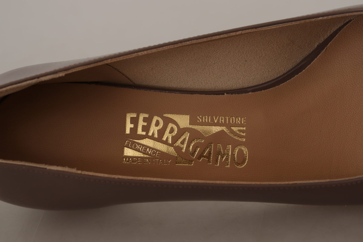 Salvatore Ferragamo Brown Naplak -Kalb -Lederpumpen Schuhe