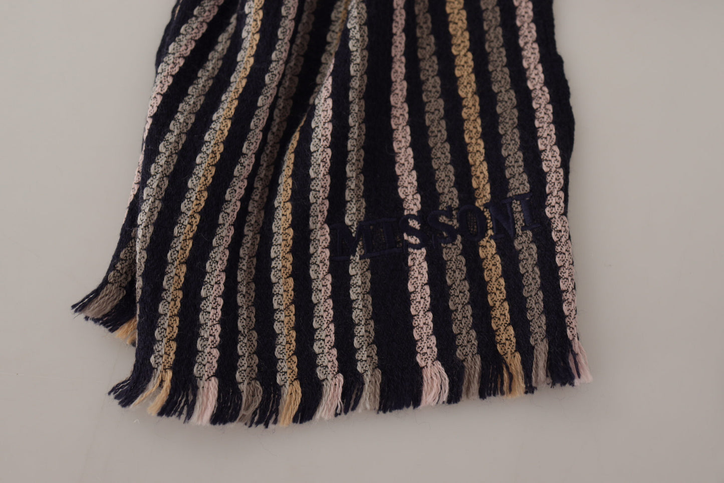 Stripe Missoni multicolore in lana a forma di scialle di scialle di lana