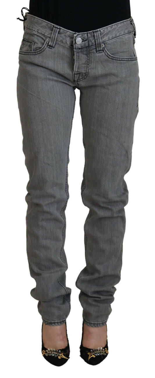 Etichetta di cura in cotone grigio da donna magra di cotone jeans di denim casual
