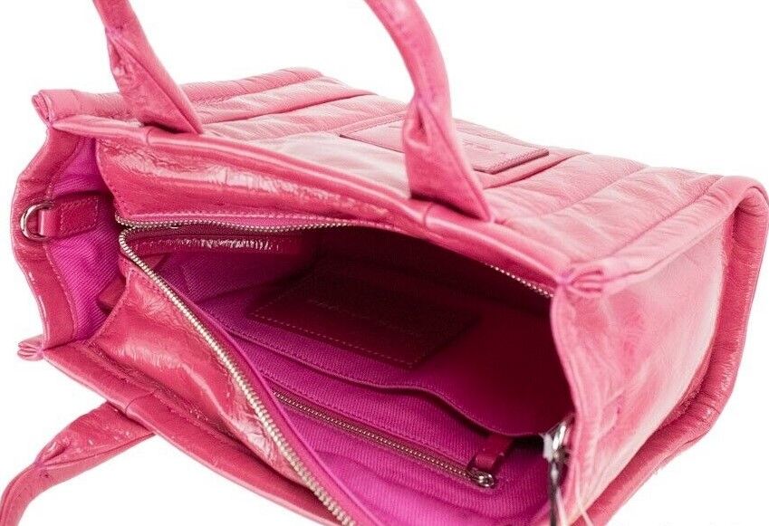 Marc Jacobs die glänzende Crinkle Mini -Tasche Magenta Leder Crossbody Handtasche Handtasche