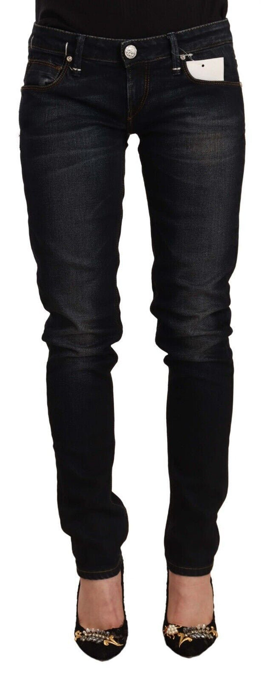 Acht schwarz gewaschene Baumwolle niedrige Taille schlanke Fit -Jeans Jeans